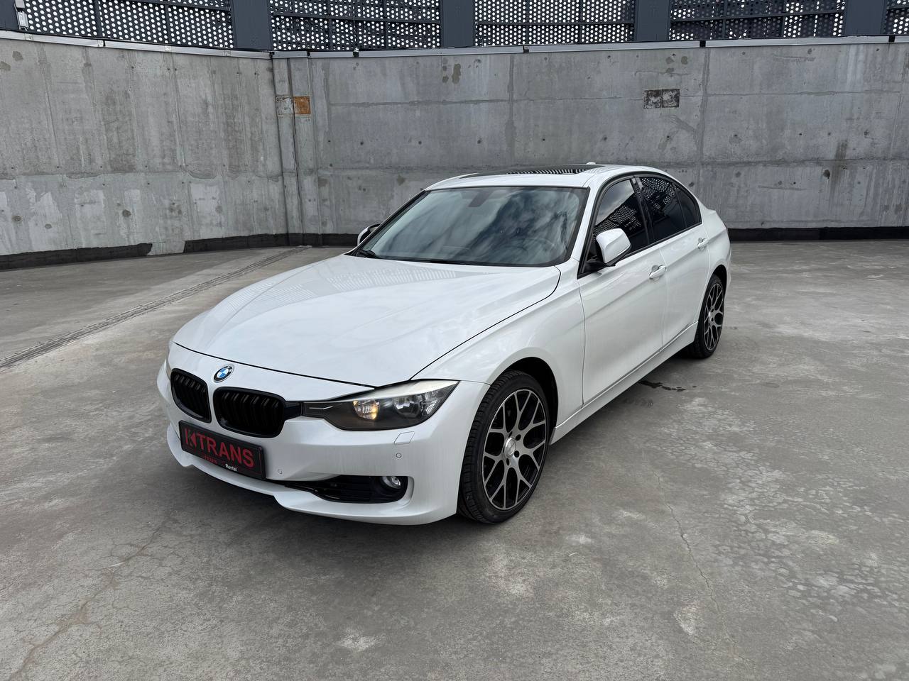 BMW 328i