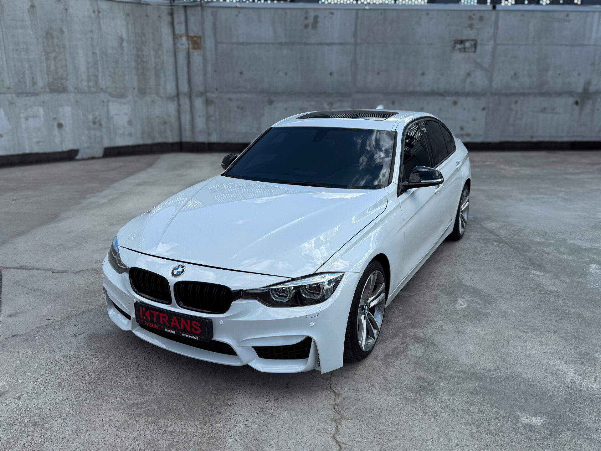 BMW 328i