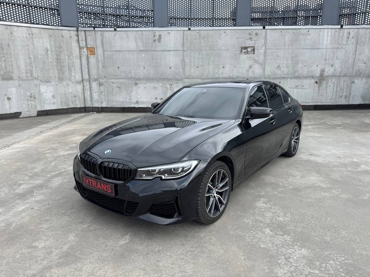 BMW 330i