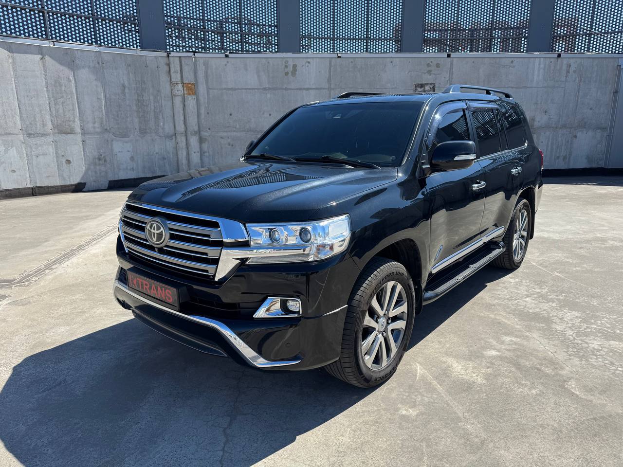 Toyota LC200